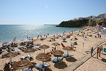 Albufeira, DIE Tourismushochburg der Algarve. Besonders beliebt bei Engländern, für einen Tagesausflug trotzdem ganz nett ;-)