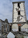 Insel Faial (Azoren) - Beim Erdbeben am 9. Juli 1998 zerstörter Leuchtturm Farol da Ribeirinha von 1915