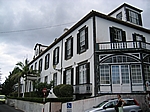 Insel Faial (Azoren) - Horta, Deutsche Siedlung mit Häusern im Kolonialstil: Deutsch-AtlantischeTelegraphengesellschaft (musste im 2. Weltkrieg Horta verlassen)
