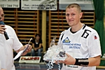 Kapitan und Neu-Papa Matthias Juknat wurde zur Geburt von S&ouml;hnchen Ole gratuliert. (erstes Training bei den NHV-Minis in vier Jahren)