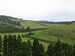 Insel Sao Miguel (Azoren) - Altes Aquädukt im Inselwesten, das einst Wasser bis zur Hauptstadt Ponta Delgada transportierte