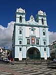 Insel Terceira (Azoren) - Angra do Heroismo; Igreja da Misericórdia (18. Jh.) direkt am alten Zollkai