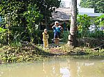 Im Mekong-Delta - Vietnamesische Kinder lachen immer mit den Langnasen (oder über sie?)